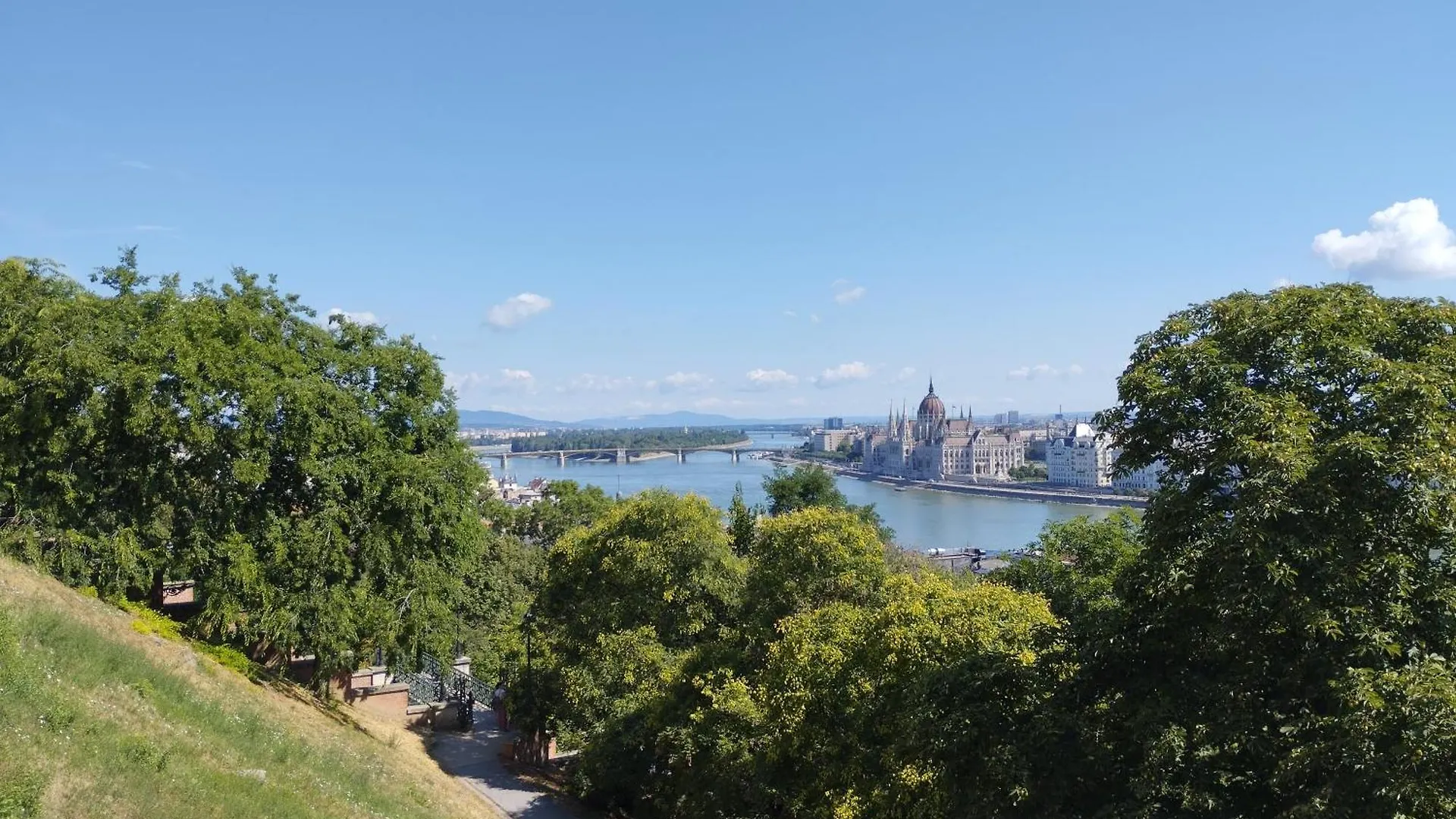 Free Parking Garage! Downtown Apartment Close To New York Cafe Budapeszt