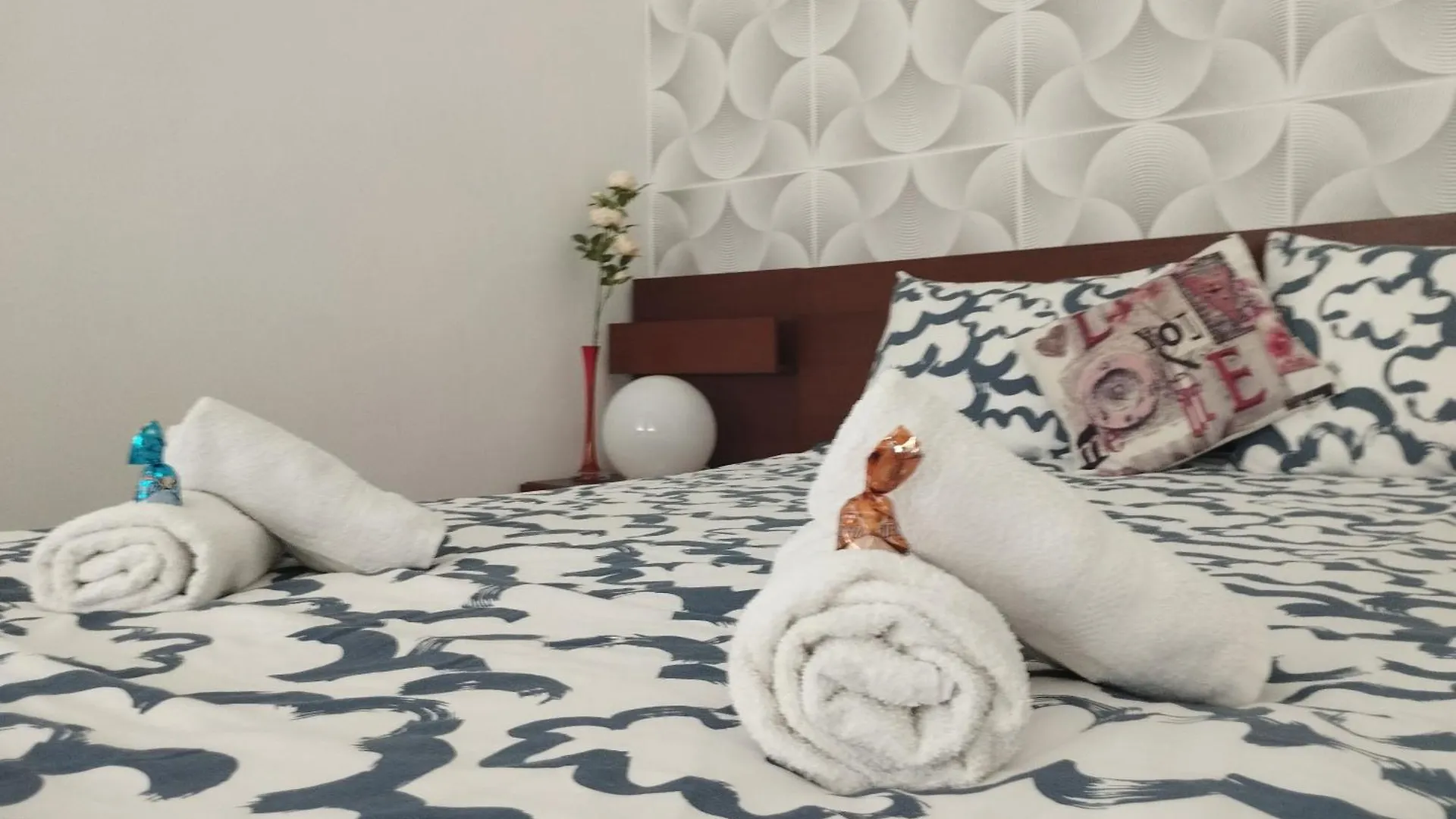 Free Parking Garage! Downtown Apartment Close To New York Cafe Budapeszt