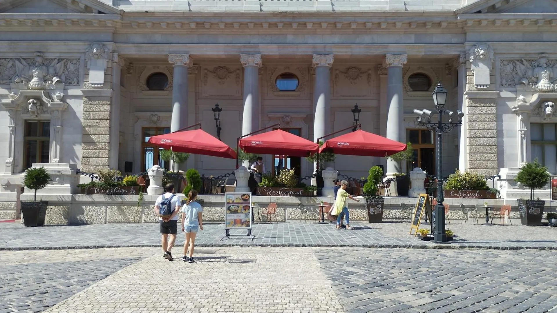 Free Parking Garage! Downtown Apartment Close To New York Cafe Budapest
