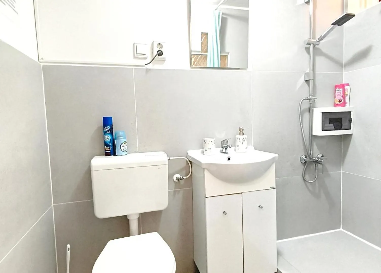 Free Parking Garage! Downtown Apartment Close To New York Cafe Budapest 0*,  Hungary