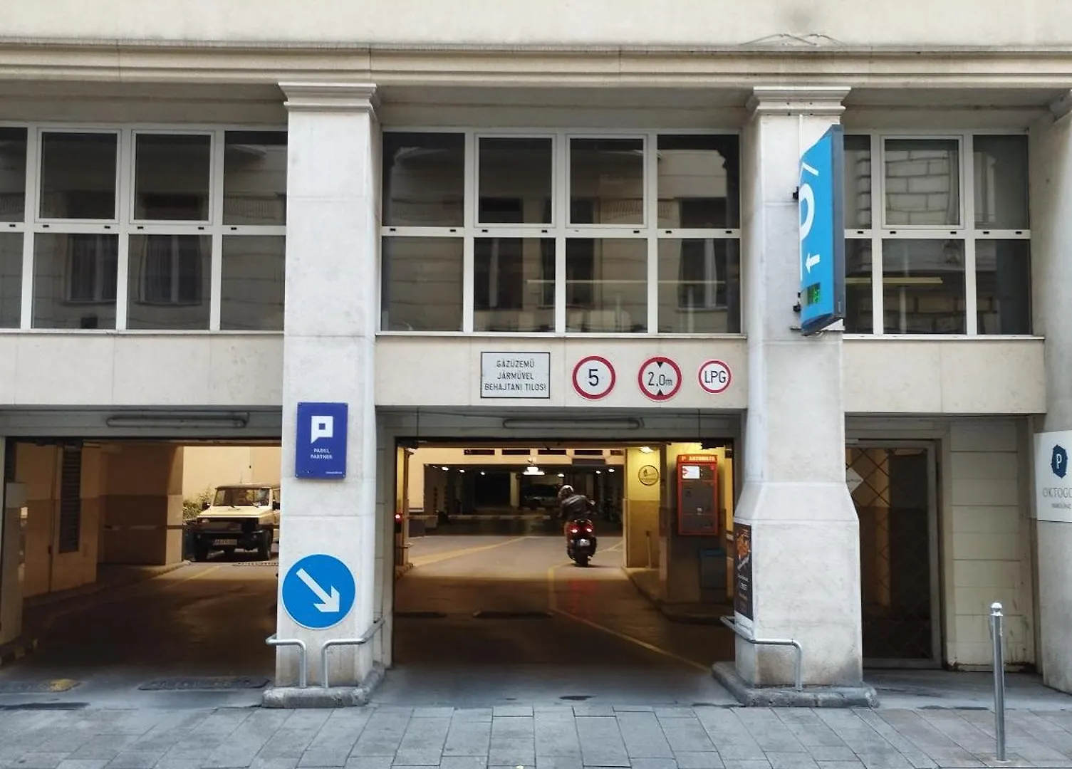 Free Parking Garage! Downtown Apartment Close To New York Cafe Budapešť Maďarsko