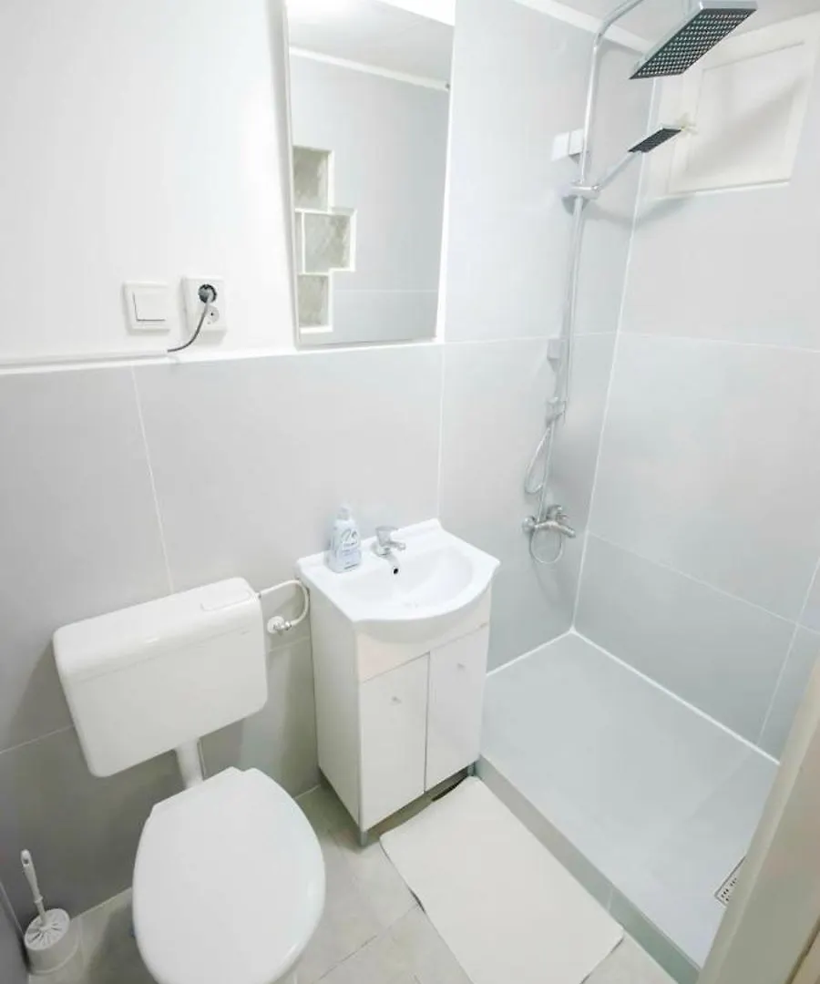 Free Parking Garage! Downtown Apartment Close To New York Cafe Budapešť 0*,  Maďarsko